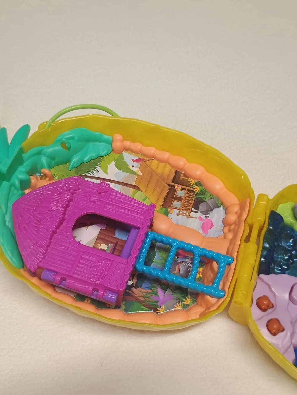Mattel Polly Pocket Yellow Pineapple Purse Playset
